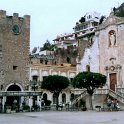041 Van Messina gingen we naar Taormina